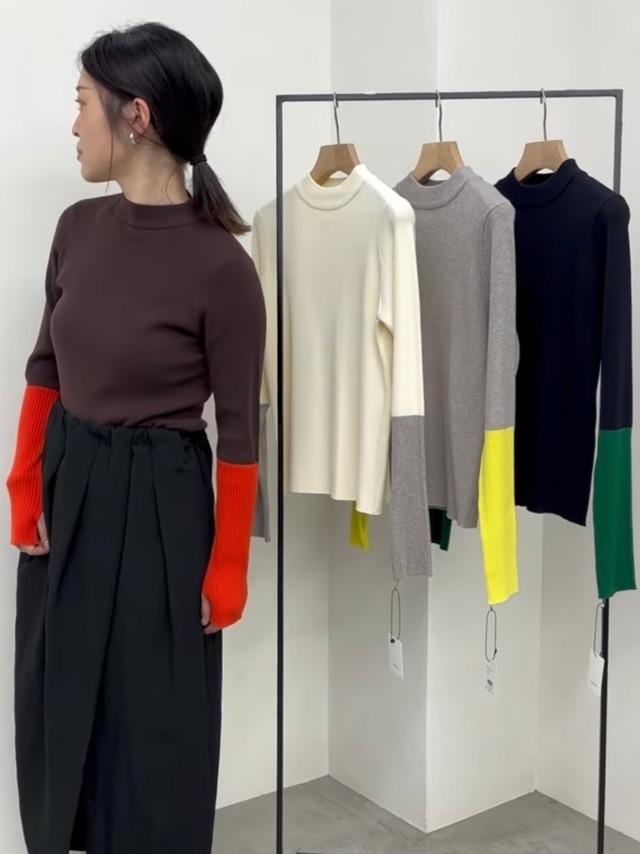 【送料無料】CLOCHE(クロッシェ) 配色ボトルネックニット 薄手 バイカラー リブ フィンガーホール 手洗い可能 552-85617