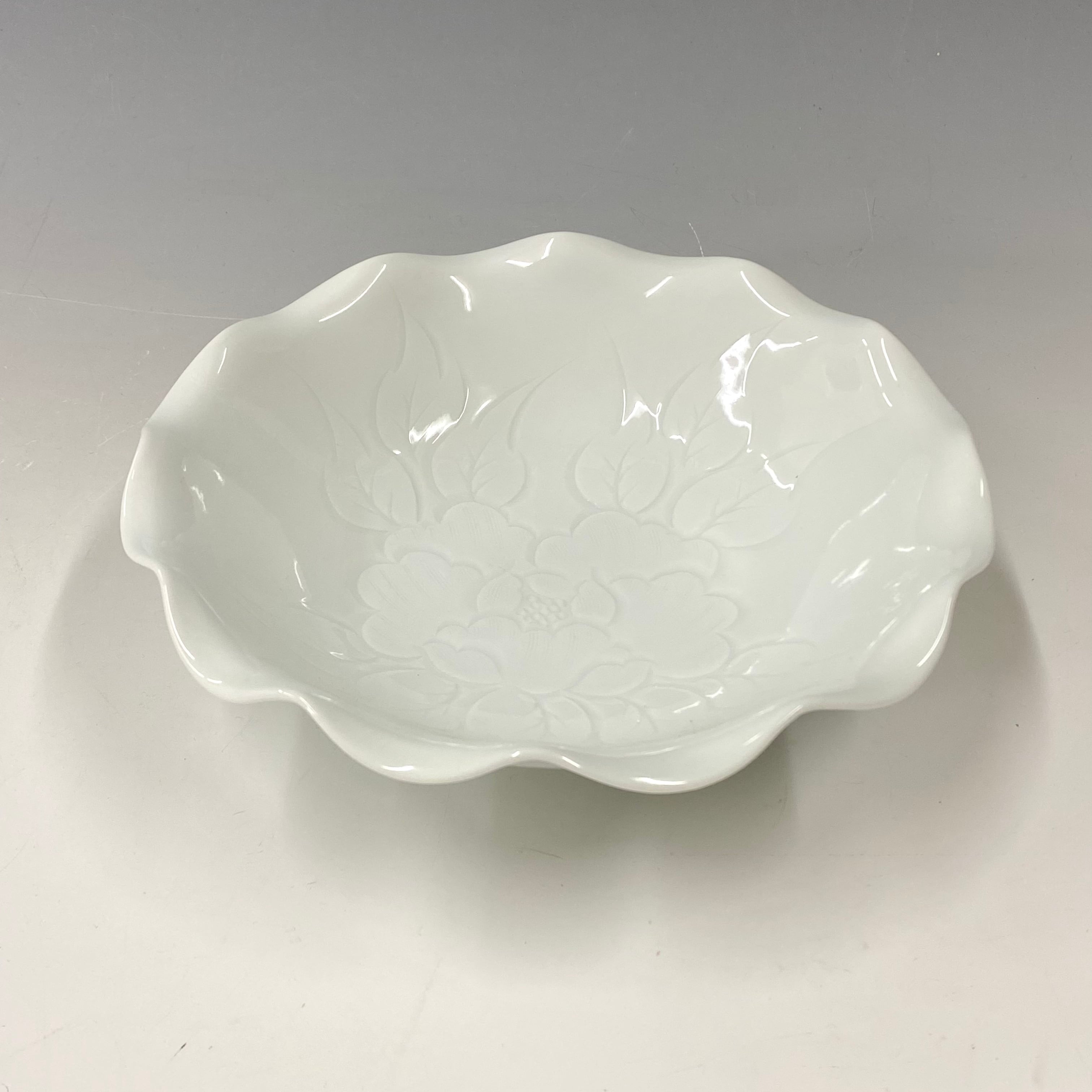 美品　中仙窯　中尾恭純作　白磁牡丹柄　一輪挿し 一輪差 美品 中仙窯 中尾恭純作 白磁牡丹柄 一輪挿し 一輪差