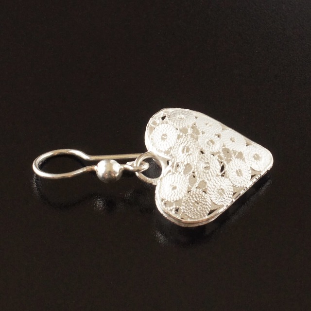 3D ハート ピアス / 銀線細工