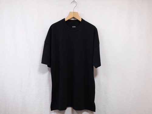 EASTFAREAST“ MODEL008 ショートスリーブTシャツ BLACK”