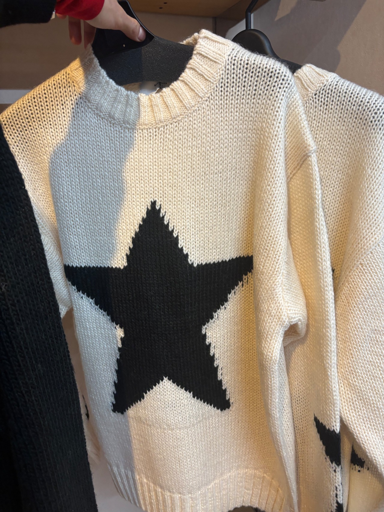 モチーフインターシャニットセーター