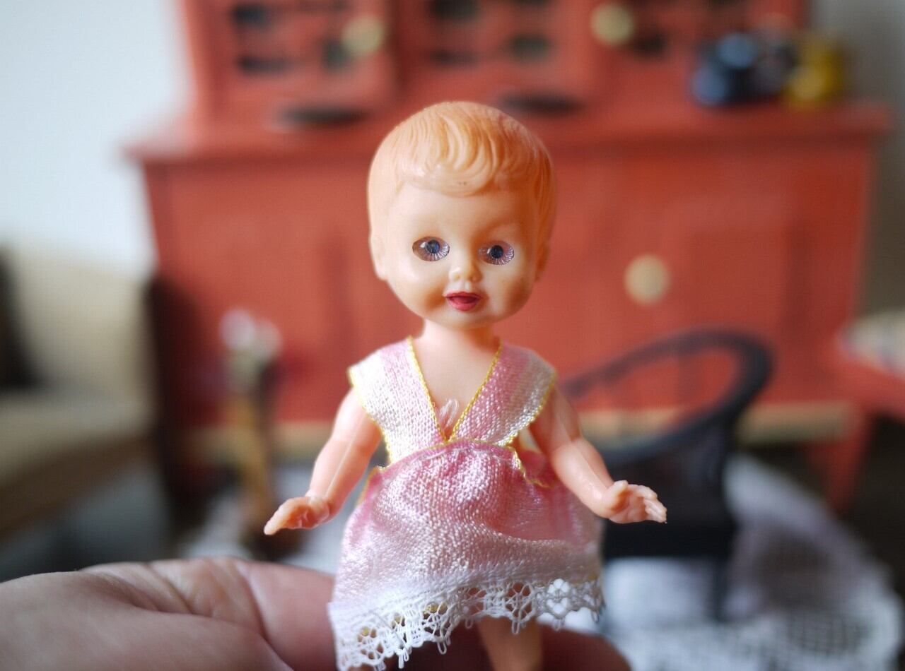 創作人形 洋人形 〈赤いドレスの少女〉