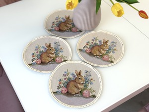 タペストリーラウンドマット　うさぎ　ウクライナ製　テーブルセンター　コースター
