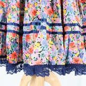 フォークダンス 衣装 スカート パープル系 花柄 レース 紫 赤 黄 紺 華やか チロリアン チロルスカート カントリー かわいい カラフル ダンス衣装 ステージ イベント 練習 レッスン レッド系 ピンク系 ネイビー系 イエロー系