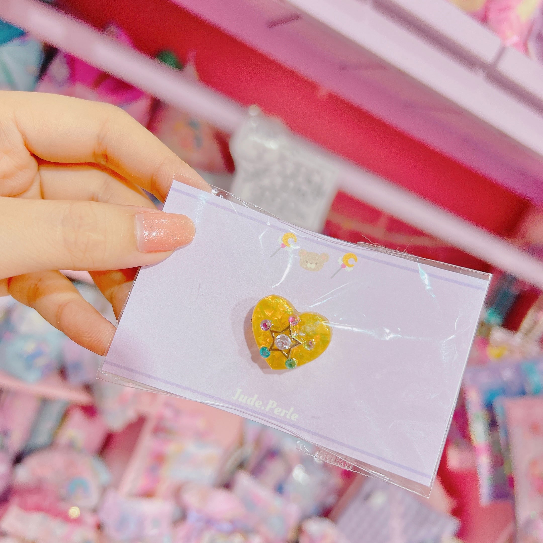 【】0-9ブローチ