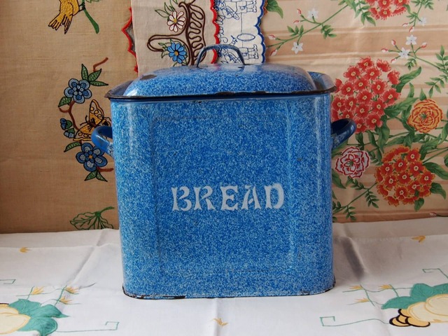 イギリスアンティーク　ブレッド缶　BREAD BIN