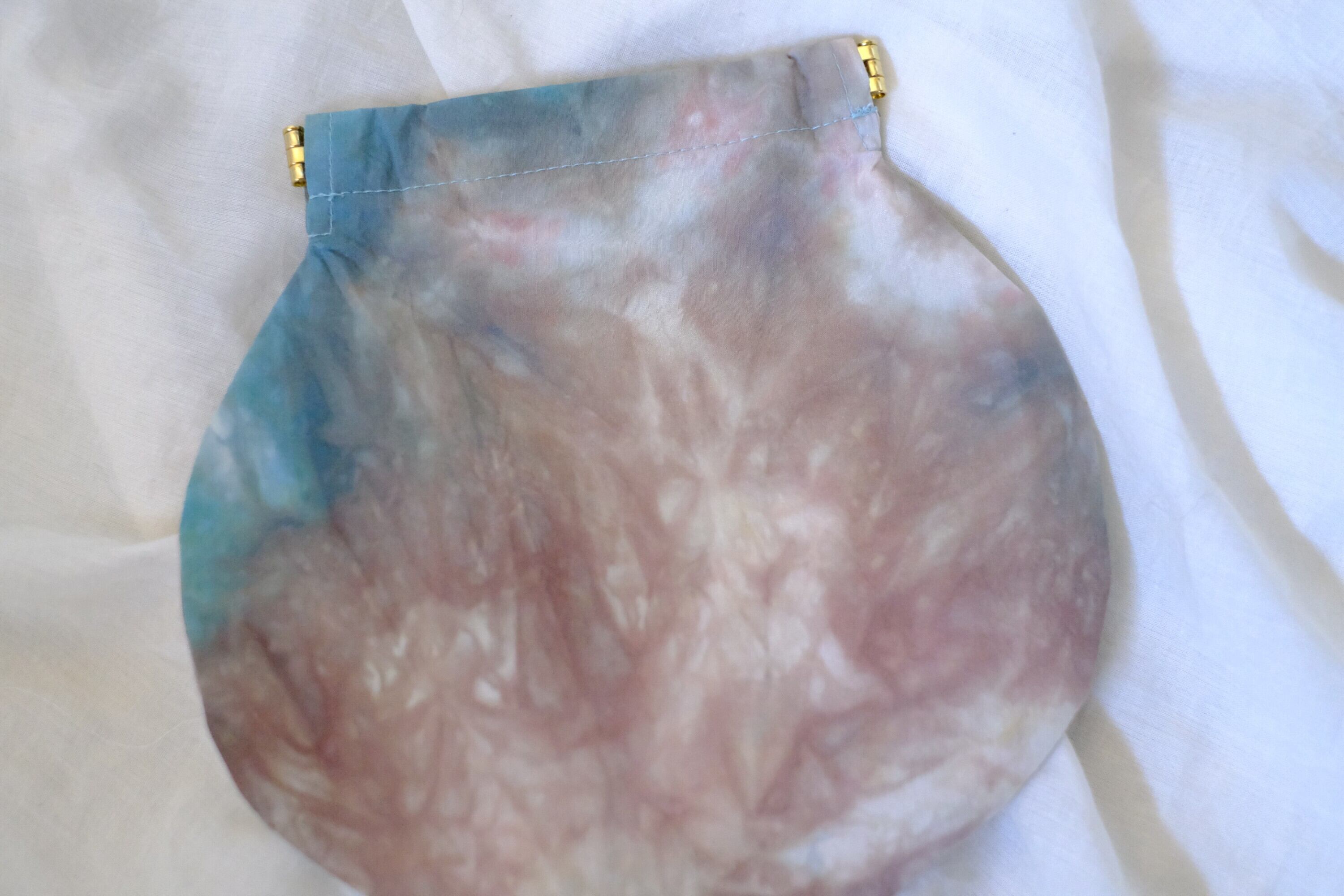 バネ口ポーチ　o-0530