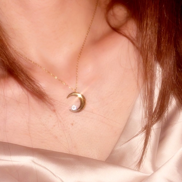 pure moon necklace