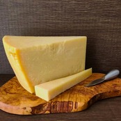 イタリア産 グラナパダーノ DOP 18ヶ月熟成 チーズ 1kg 業務用|グラスフェッド・切りたて Grana Padano DOP 18-Month Aged Cheese 1kg | For Professional Use | Freshly Cut