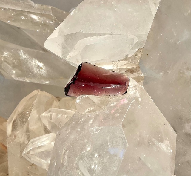 【アンダラクリスタル】神秘!ソブリンアメジスト 001