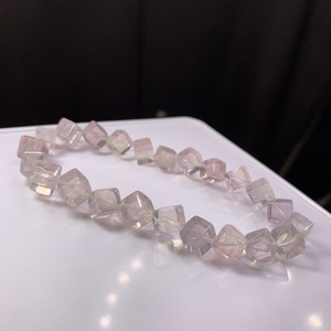 no3 ほんのりタイプ♪可愛い色合いフローライトキューブブレスレット