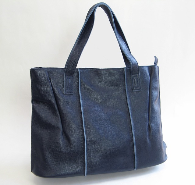 シュリンク牛革使用のA4OKシンプル切替デザインバッグ 通勤 通学 カワブクロ