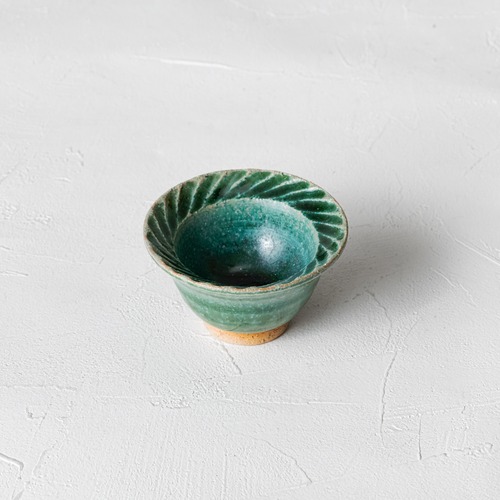 ［うつわ うたたね］1.   ななめしのぎ豆鉢（青銅）