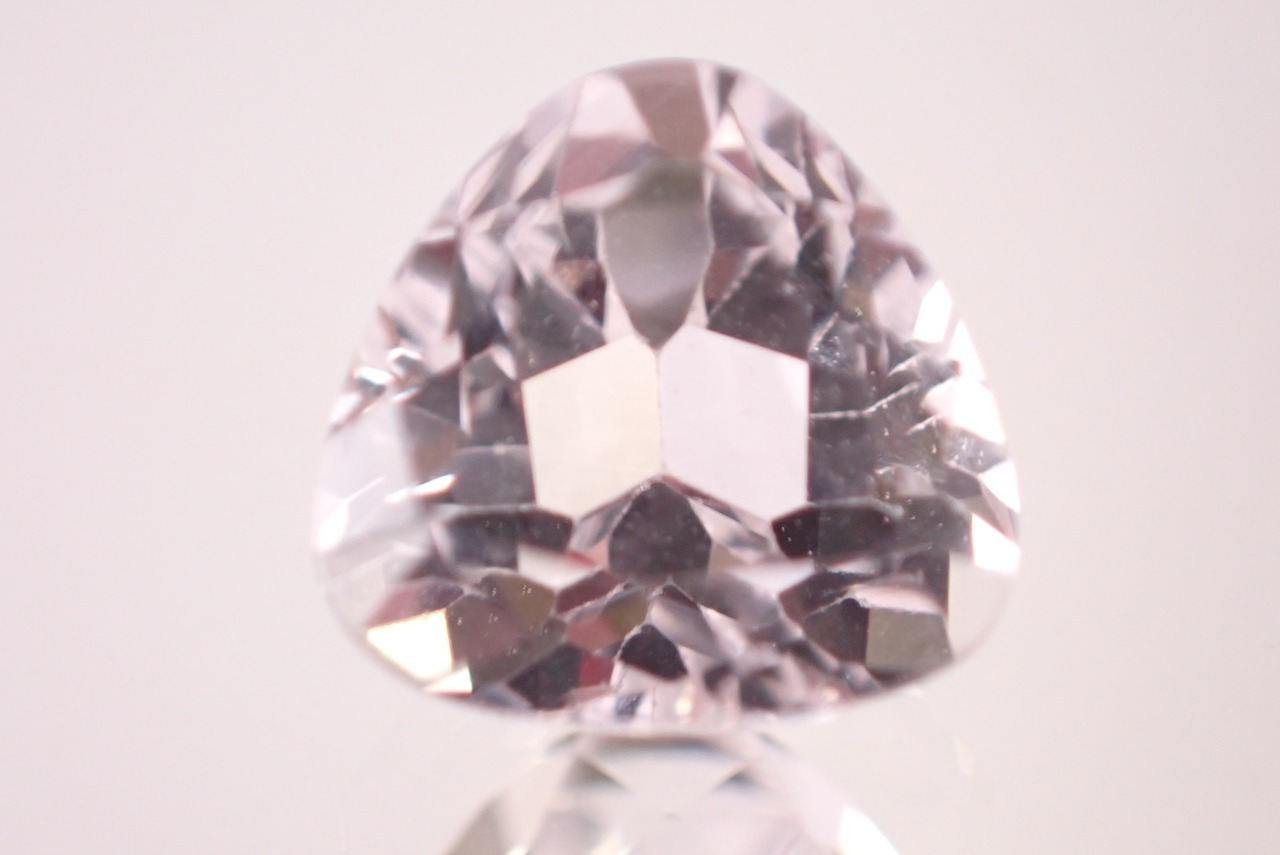 クンツァイト　1.54ct　[D3-207]