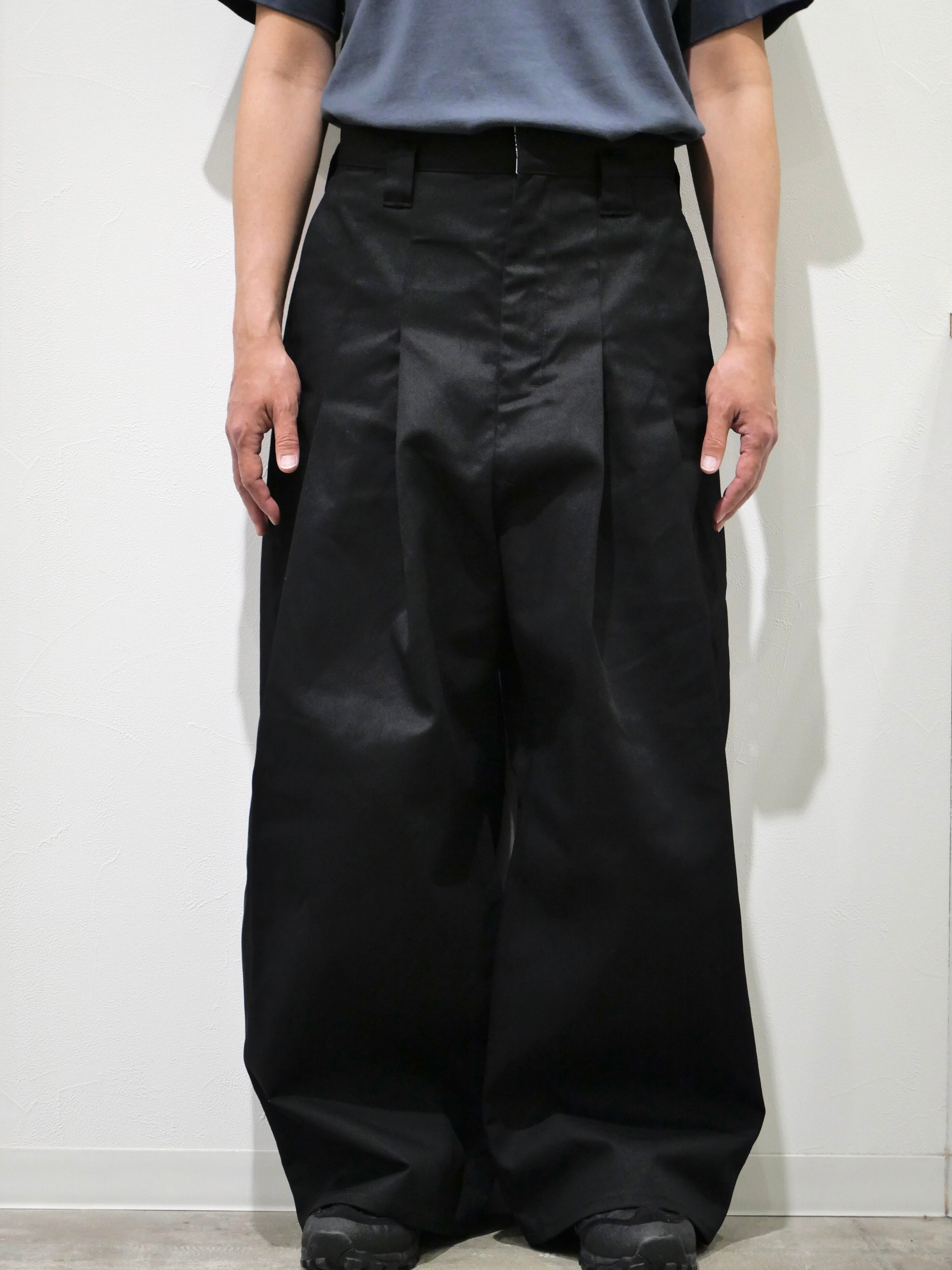 SHINYAKOZUKA BAGGY WITH DICKIES (ISSUE#8) | CONSTRUCT1