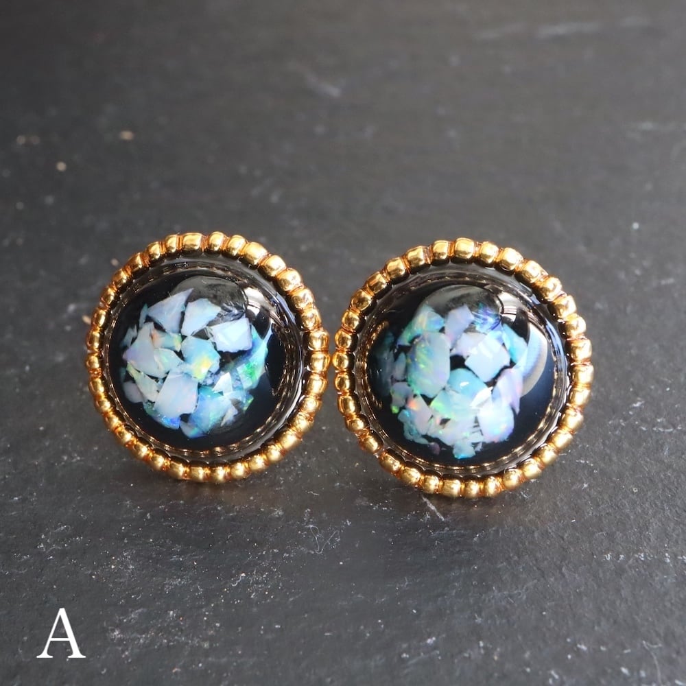 オパール【石のきもち】 本金加工ゴールドビーズ BLACK ピアス M