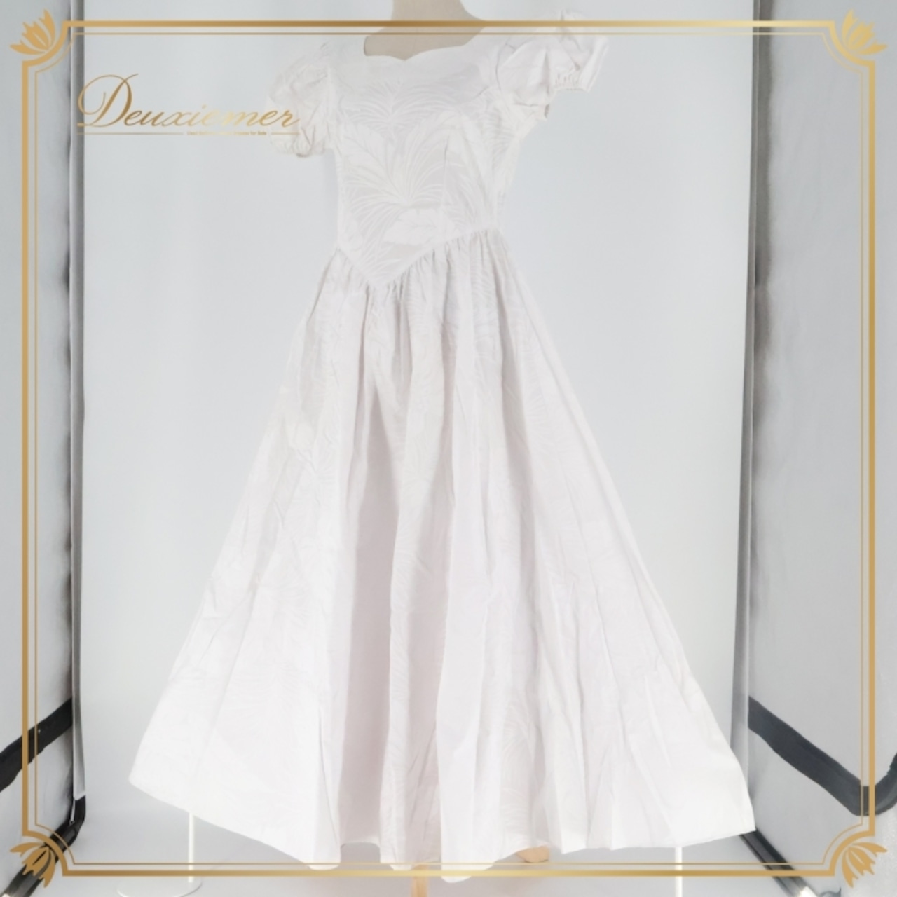 フラダンス 衣装 ワンピース ドレス ムームーファクトリー ホワイト系 T&L MUUMUU FACTORY ハワイ製 ワンカラー パフスリーブ かわいい 華やか 明るい 上品 綺麗 白 ハワイアン アロハ ハワイアンプリント フラ ダンス レッスン 練習