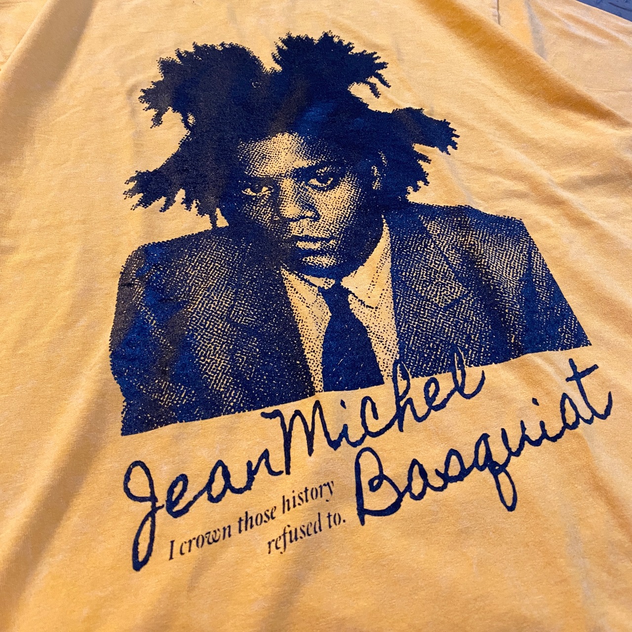 RIVERSIDE BASE Basquiat Quote T-SHIRT FADE YELLOW