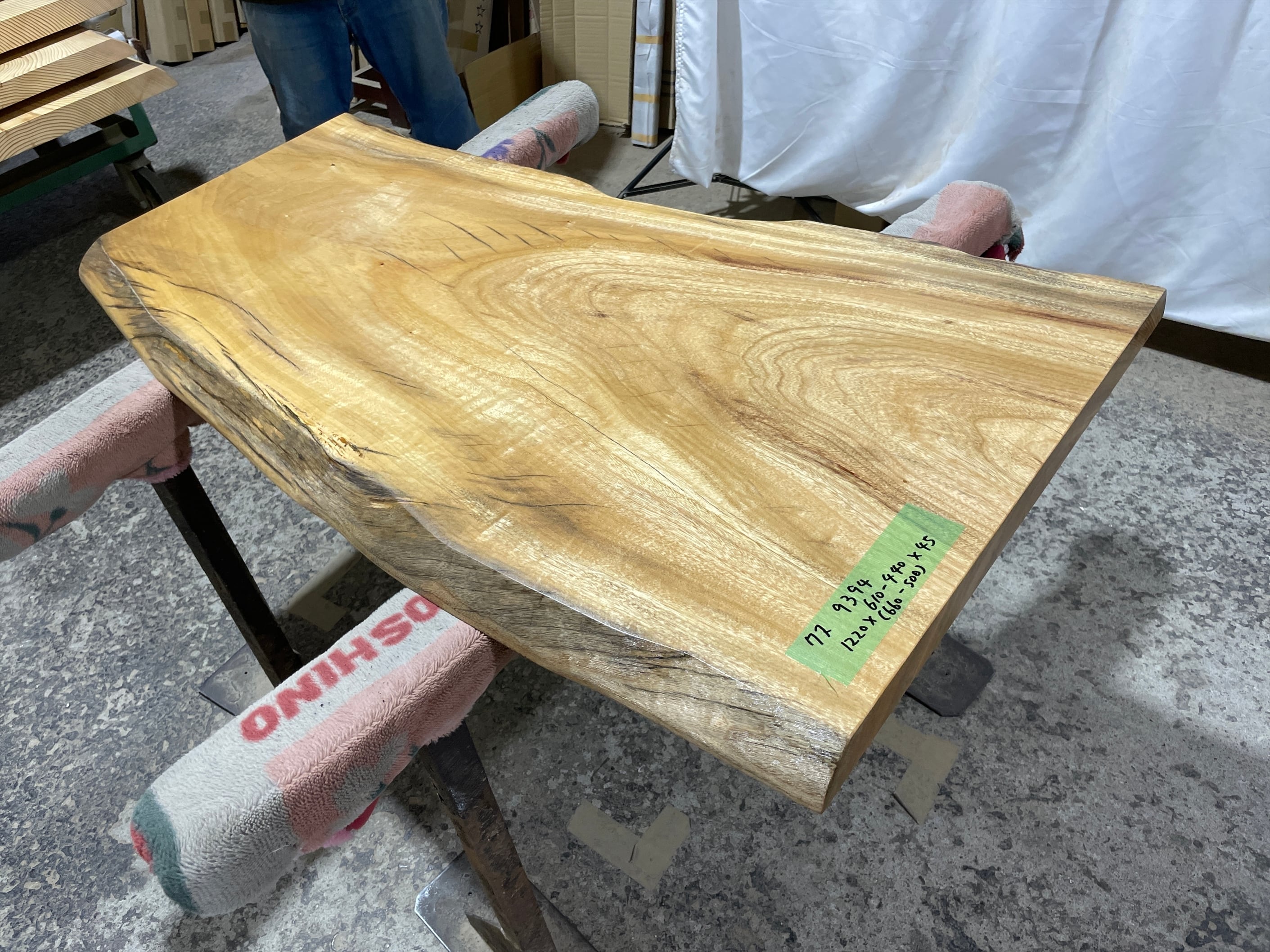 楠（くすのき） | 銘木無垢材一枚板の来宝綜合銘木工業株式会社