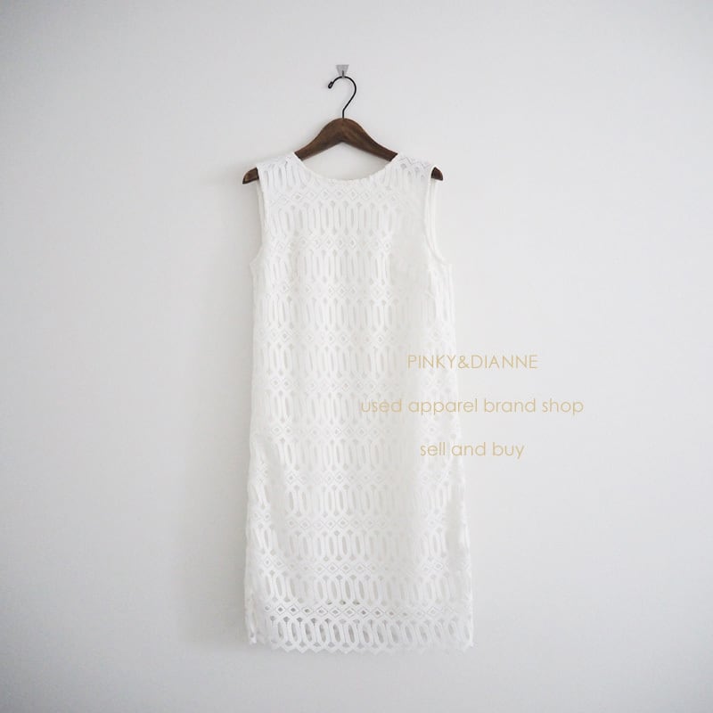 Pinky&Dianne ホワイトノースリーブワンピース Pinky&Dianne ホワイトノースリーブワンピース