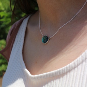 Reversible　gemstone　necklace