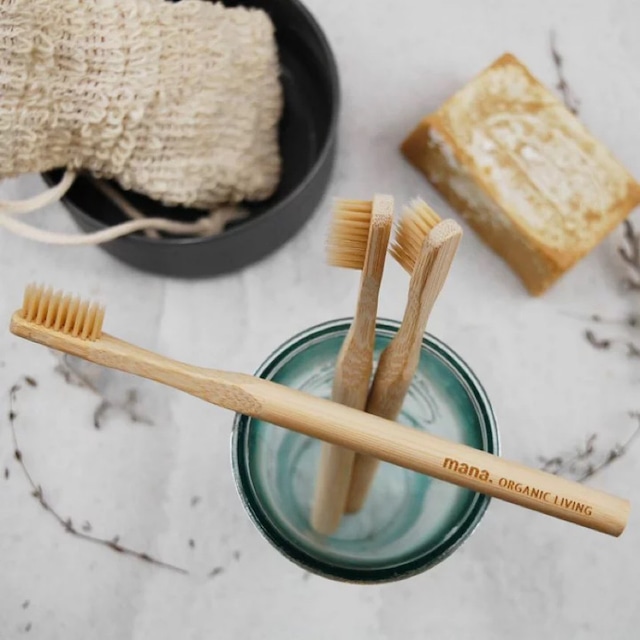 竹歯ブラシ　Bamboo Toothbrush 【mana.ORGANIC LIVING】