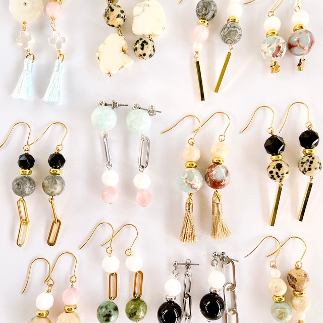 天然石ピアス✧セサミジャスパーと淡水パールのゆらゆらピアス✧マスクチャームに変更可✧サージカルステンレスピアス
