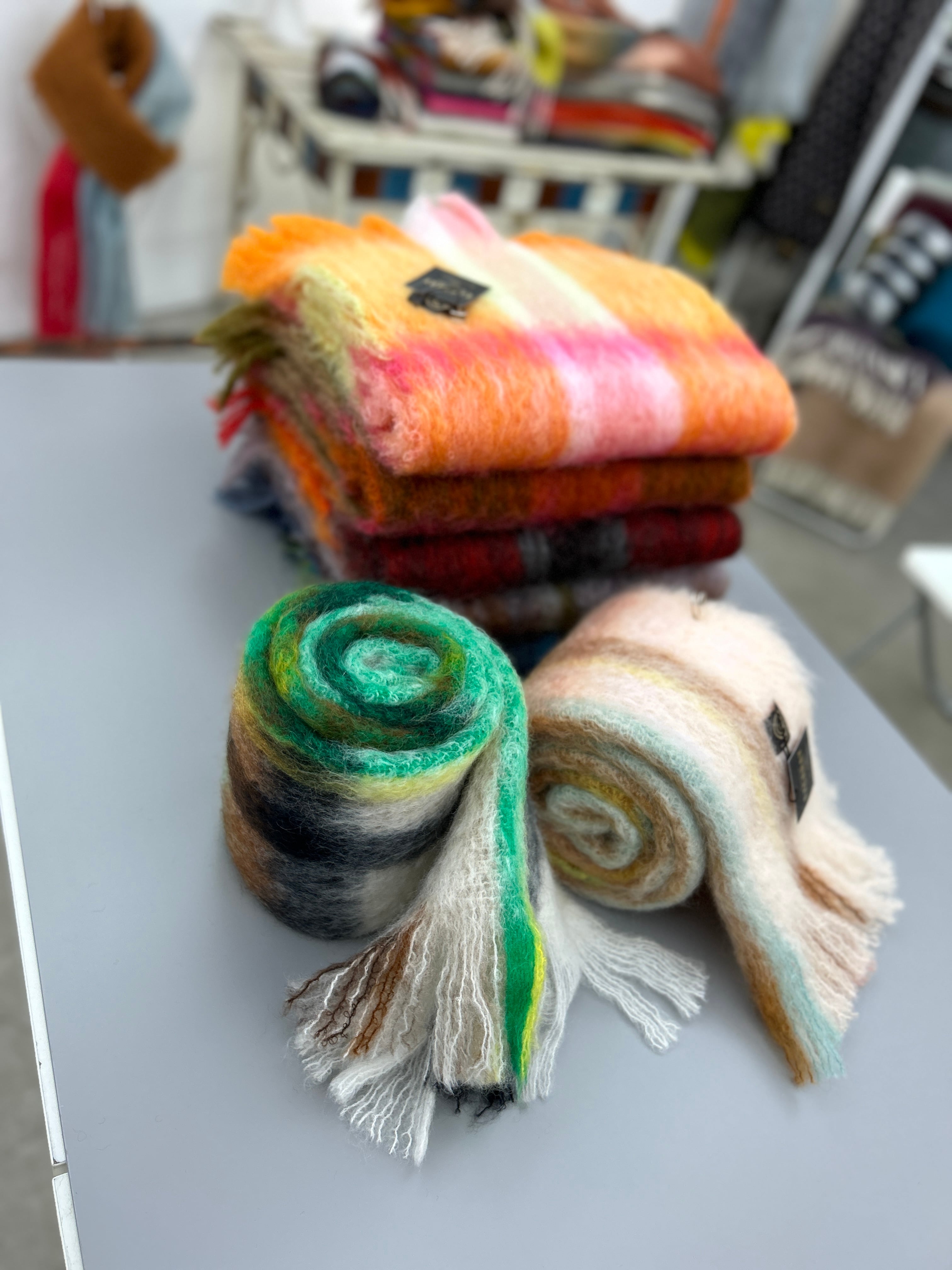 MANTAS EZCARAY_ Scarf Mohair Tartan：222 | NEWTCITY