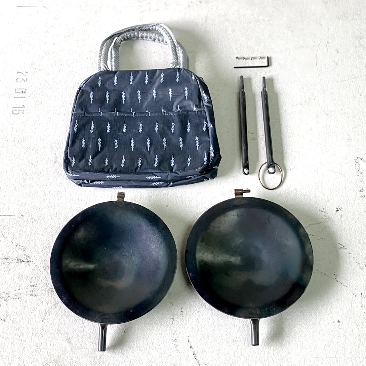 UFOパン ホットサンドメーカー ミニフライパン 両面焼き 直火専用 18cm UFOパン ホットサンドメーカー ミニフライパン 両面焼き 直火専用 18cm