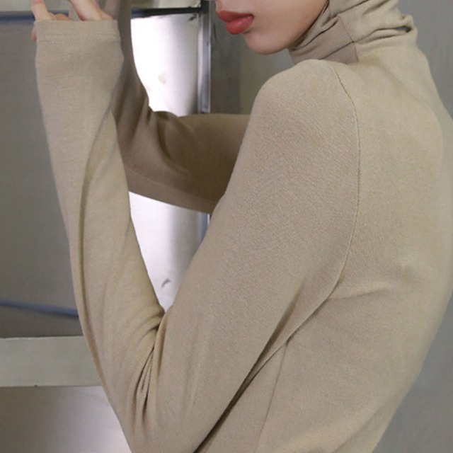 Slimfit cut-out logo top A00035