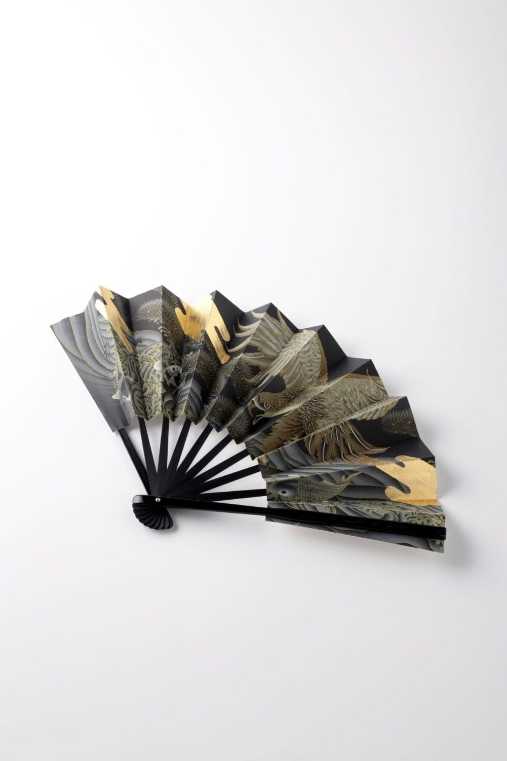 飾り扇子】波に鷹文/Carp and Hawk Motif in the Waves Design：漆黒色