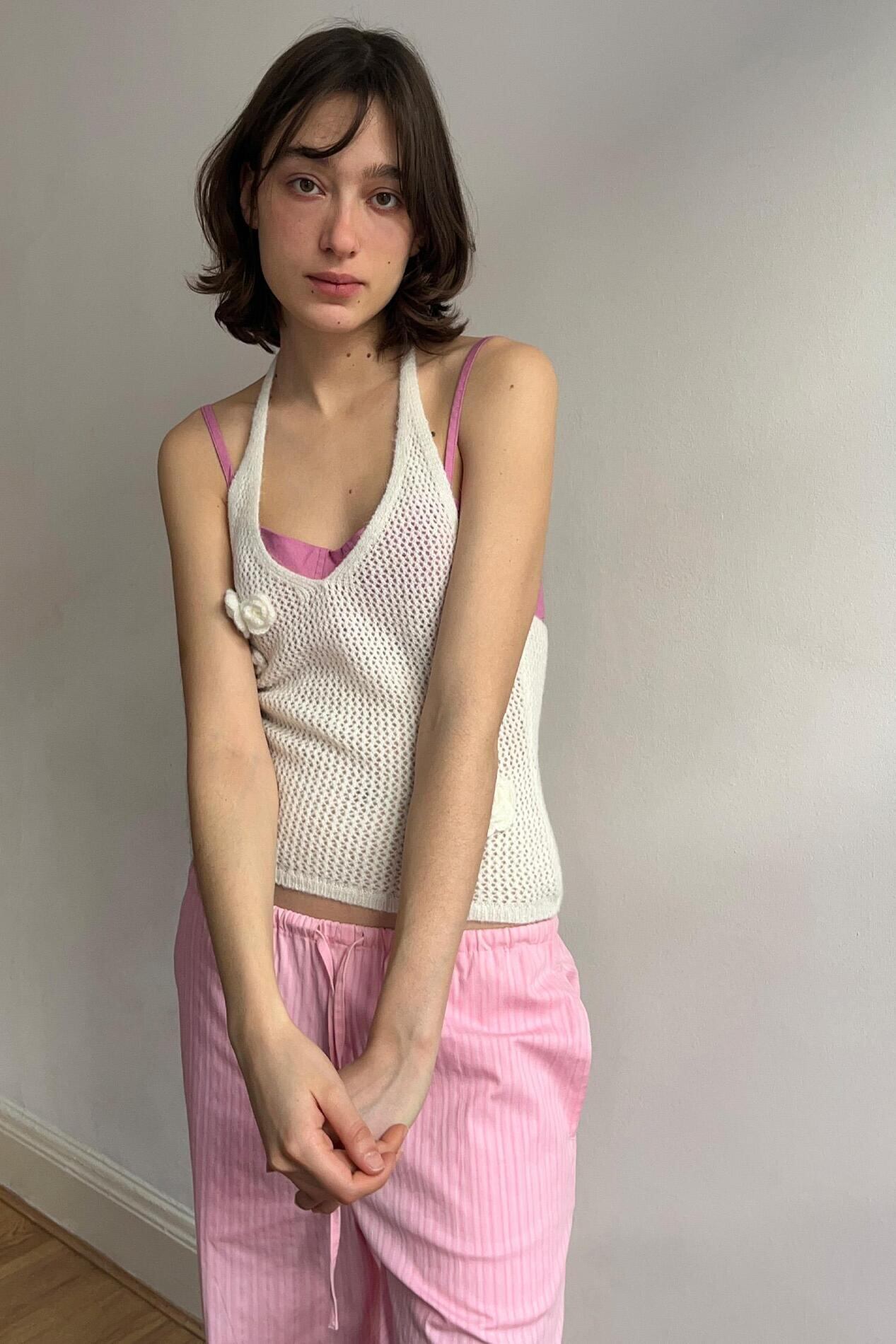 トップス sinoon Flower Halter Neck Knit Vest SINOON] Flower Halter Neck Knit Vest (Ivory) 正規品 韓国ブランド