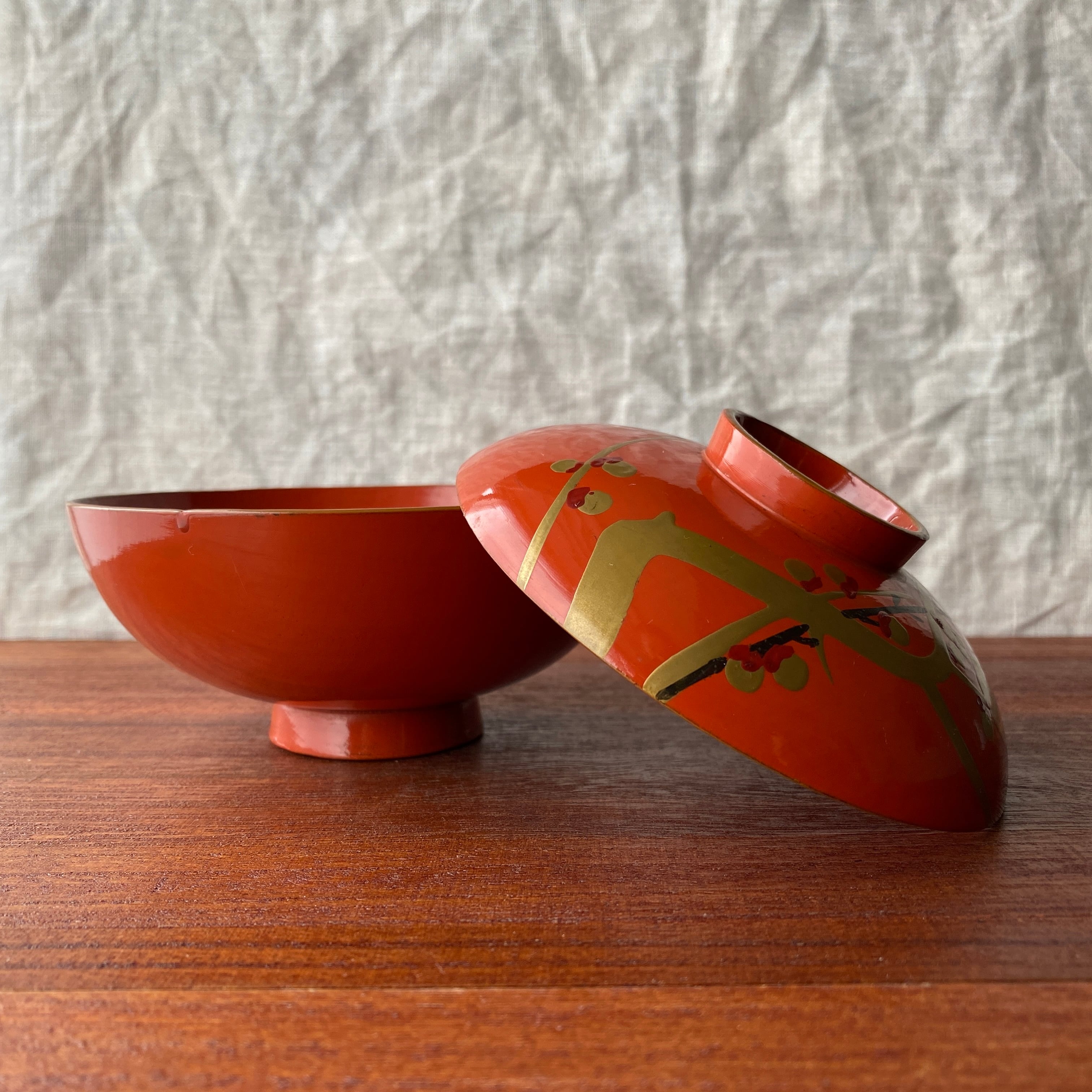 ゆるくてかわいい梅の朱塗り椀 | むかしのうつわ 迦史庵