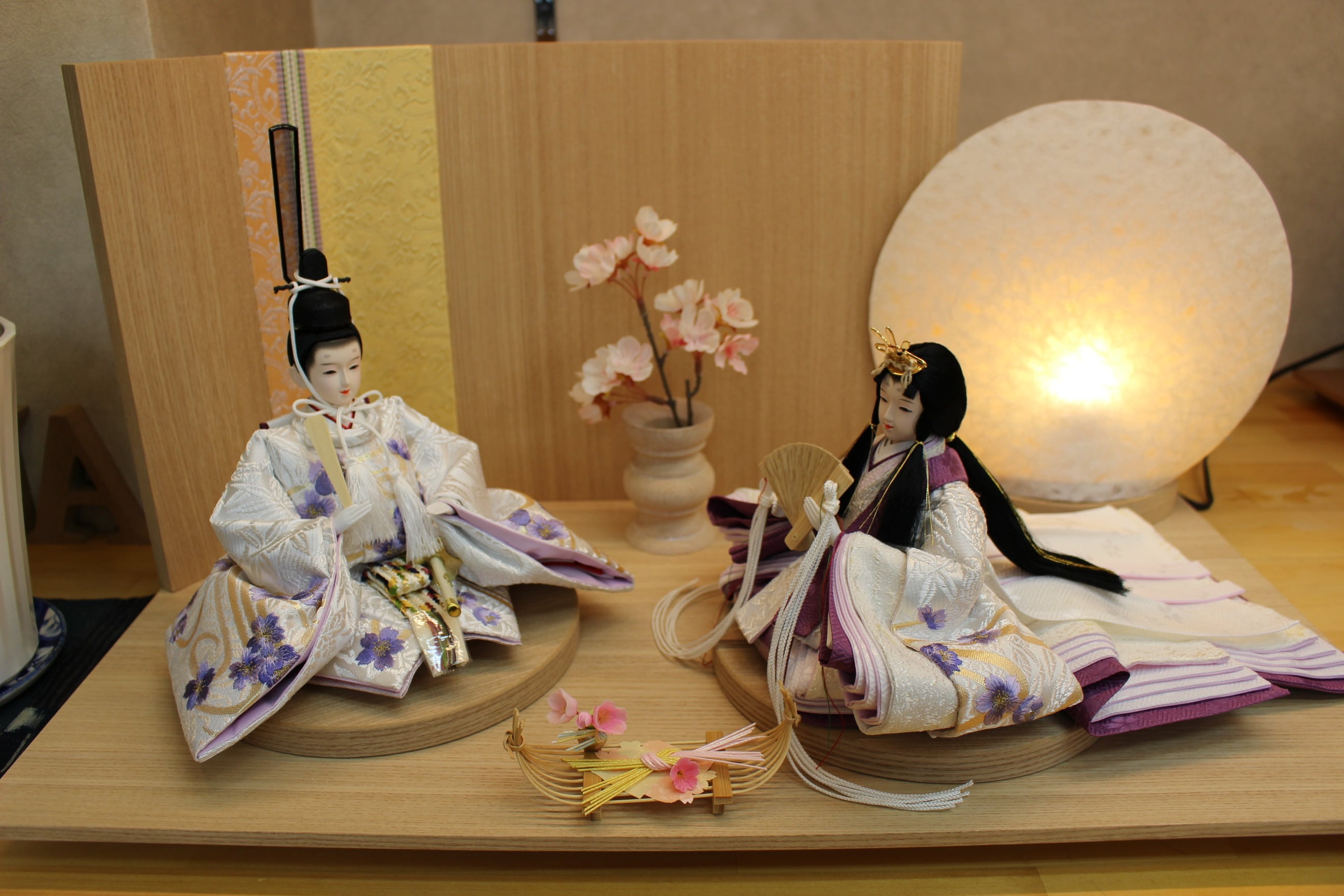 雛人形 Vie/生命「平安調飾り」芥子親王/白字金彩刺繍/博多帯屛風/割毛/今時