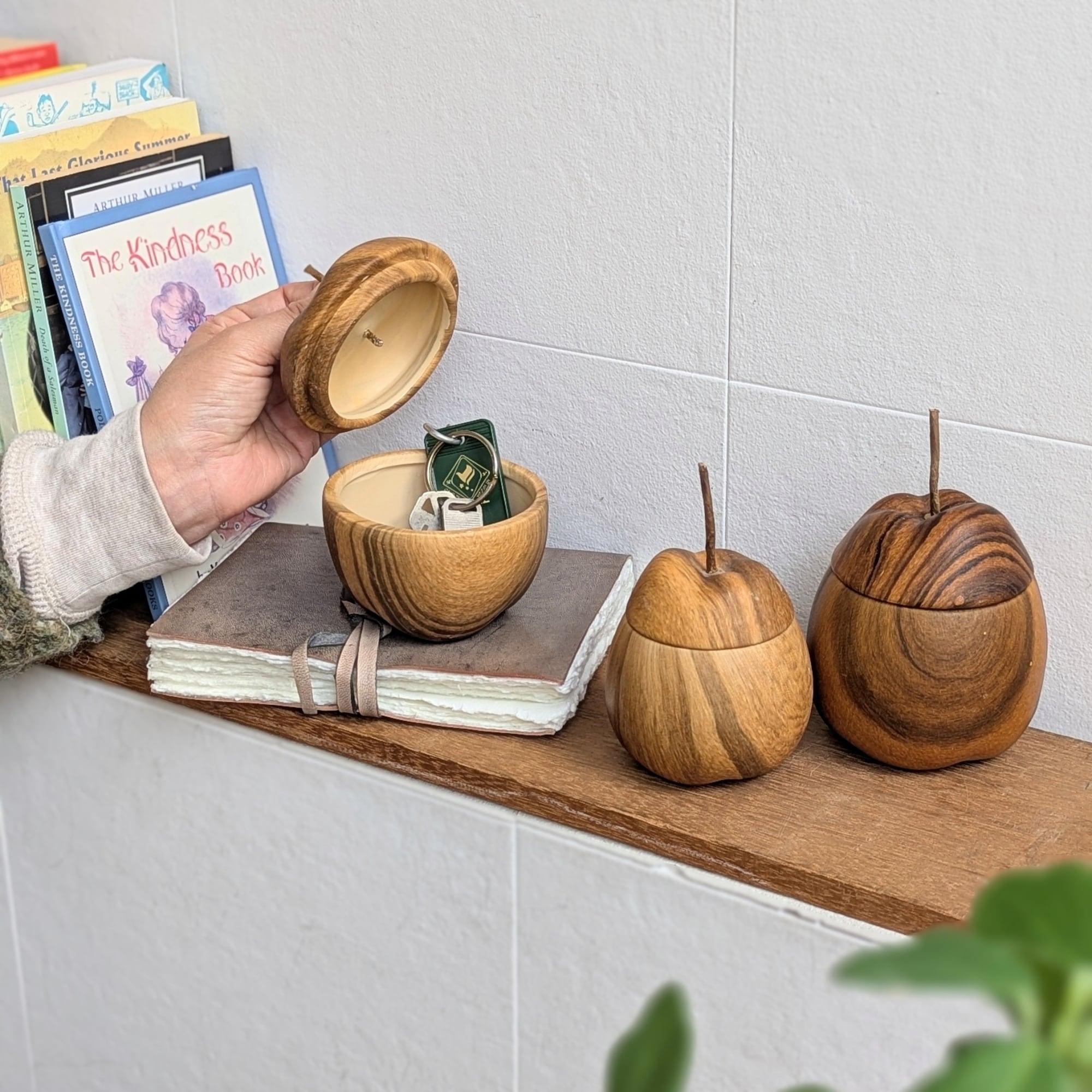 WOOD GRAIN CERAMIC JAR : Apple | BamBooks the Heritage