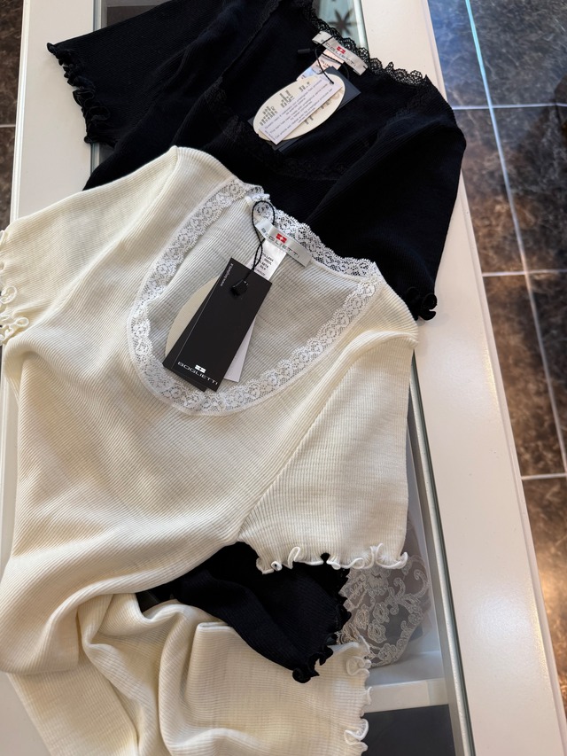 Boglietti　ウールシルク半袖　レースあり　ブラック、オフホワイトの２色展開