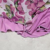 ベリーダンス オリエンタル 衣装 上下セット ピンク系 トップス スカート アーム アーム飾り 紫 緑 花柄 鮮やか かわいい ダンス衣装 ラインストーン ビーズ 豪華 装飾 ステージ イベント 華やか パープル系 グリーン系