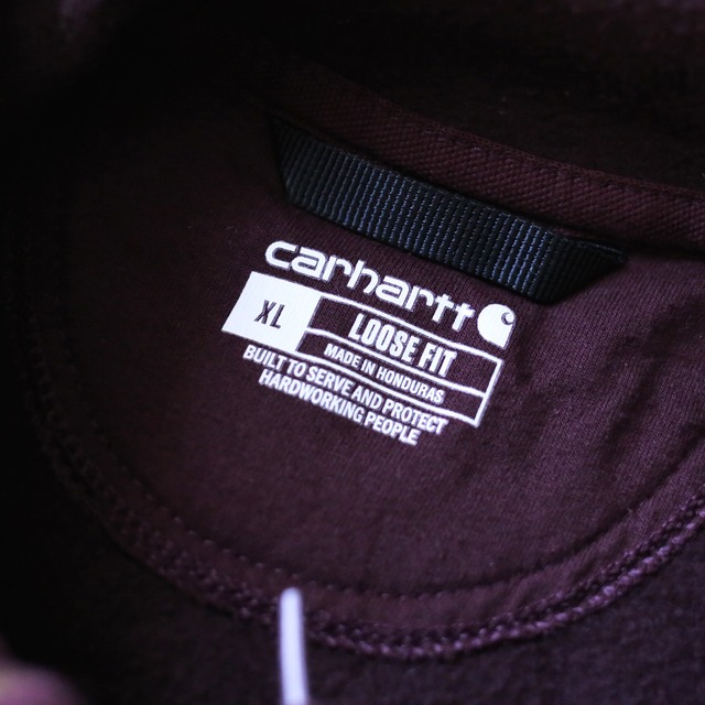 "carhartt" sleeve printed design over silhouette bordeaux parka