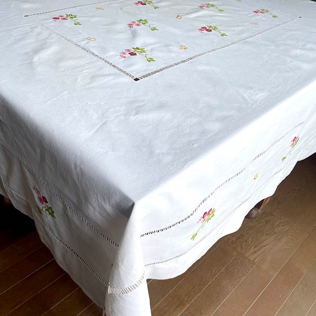 テーブルクロス　小花刺繍　白リネン　 12cldr16-1