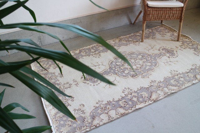 Turkish rug  No339　206×112cm