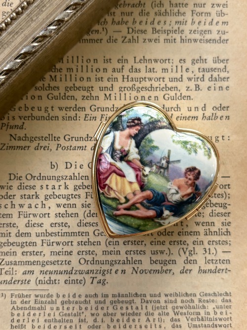 Japanese Vintage デッドストック 西洋画柄のトリンケット ピルケース ハート型 小物入れ ディスプレイ インテリア