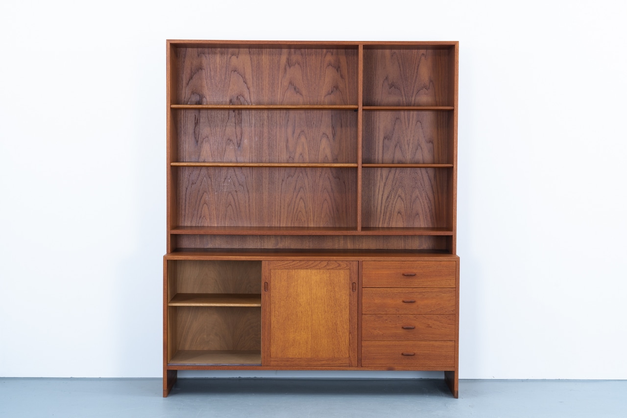 Hans J Wegner | RY Shelf teak