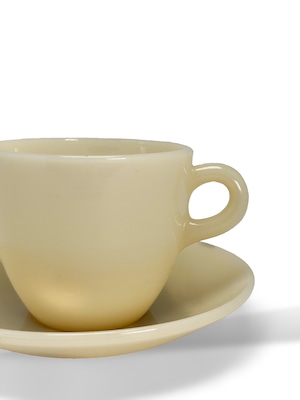 ヴィンテージ雑貨 Fire King アイボリー カップ＆ソーサー HEAT-PROOFラベル付き