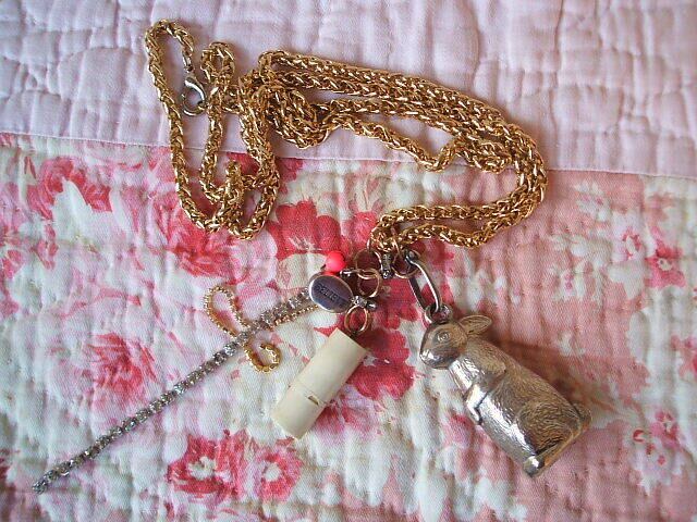 ベビーラトルイギリスうさぎシルバープレートヴィンテージアンティーク