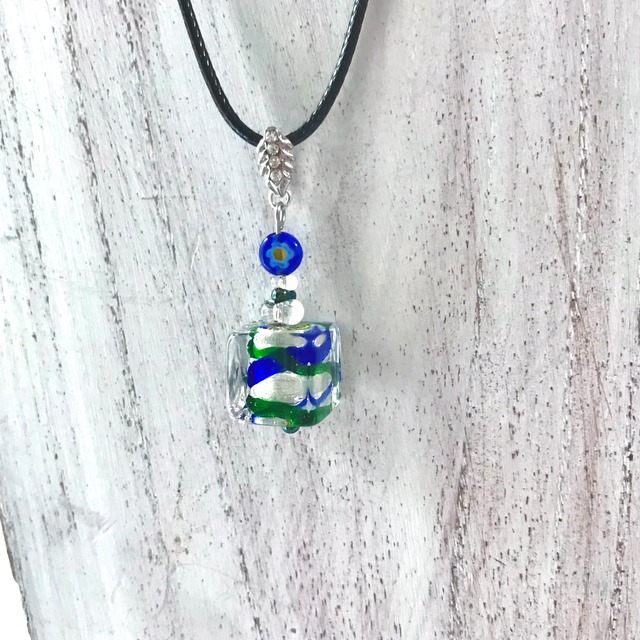 アイスキューブネックレス