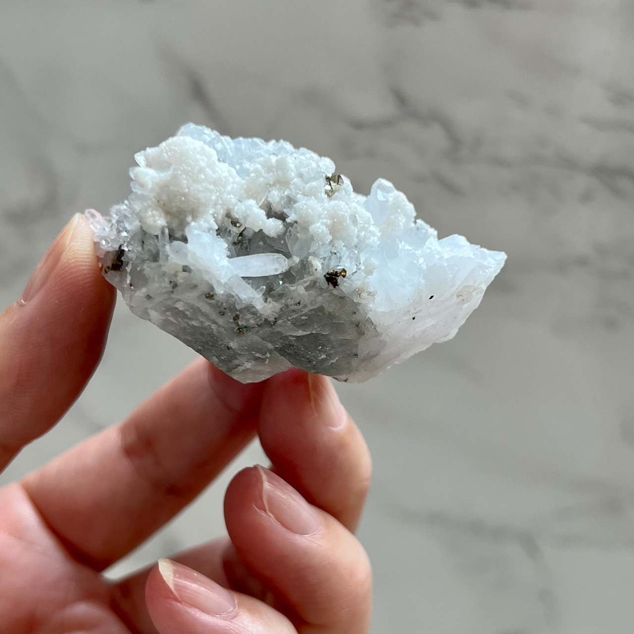 マンガノカルサイト（マンガンカルサイト）、パイライト、水晶共生の希少な原石1＊天然石＊鉱物＊天然石インテリア＊置き物