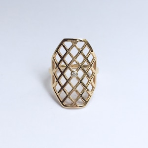 K18YG Octagon Mesh Ring with a Diamond