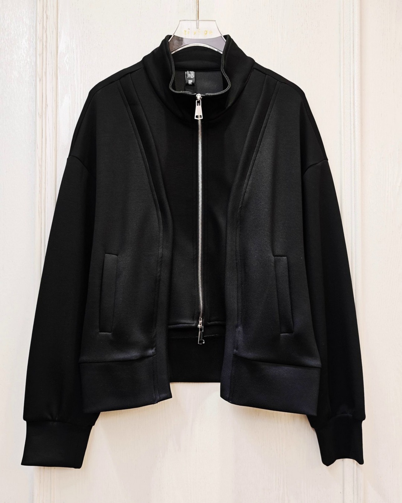 ブラックジップアップジャケット A0578 - 1