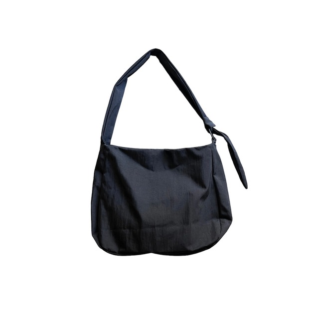 VU / SHOULDER BAG / black