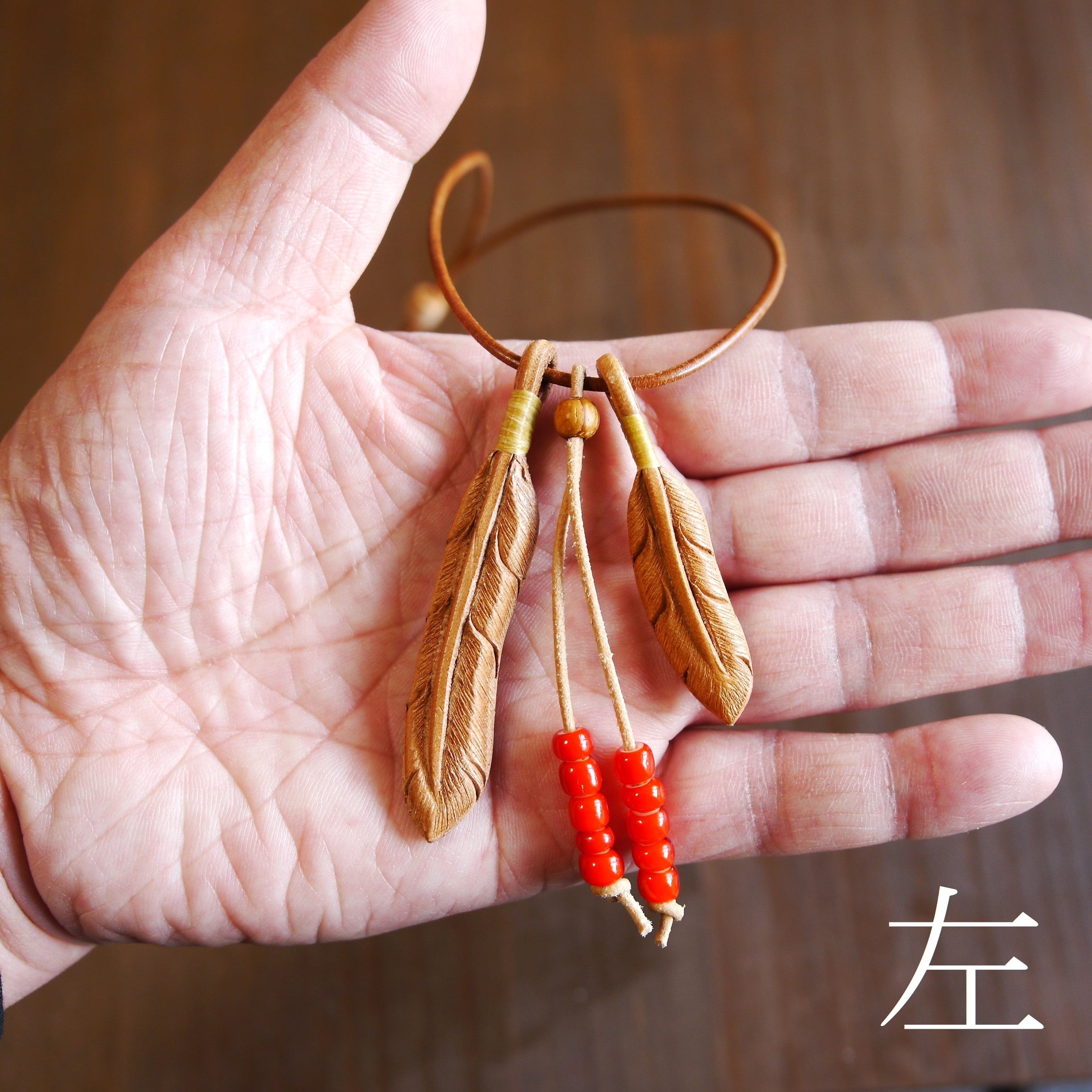 ヌメ革製イーグルフェザーネックレス（中&小） | Leather Works